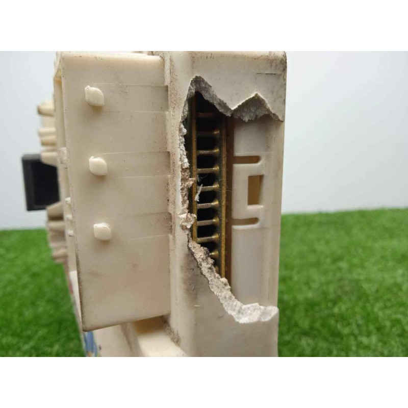 Recambio de caja reles / fusibles para ford focus cabrio (ca5) 2.0 tdci cat referencia OEM IAM 6N4T14A073AA CON.TARA 