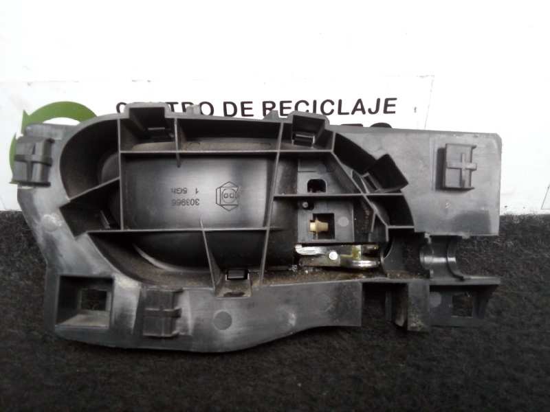 Recambio de maneta interior delantera izquierda para peugeot 207 1.6 hdi referencia OEM IAM 96555518VD CROMADA 