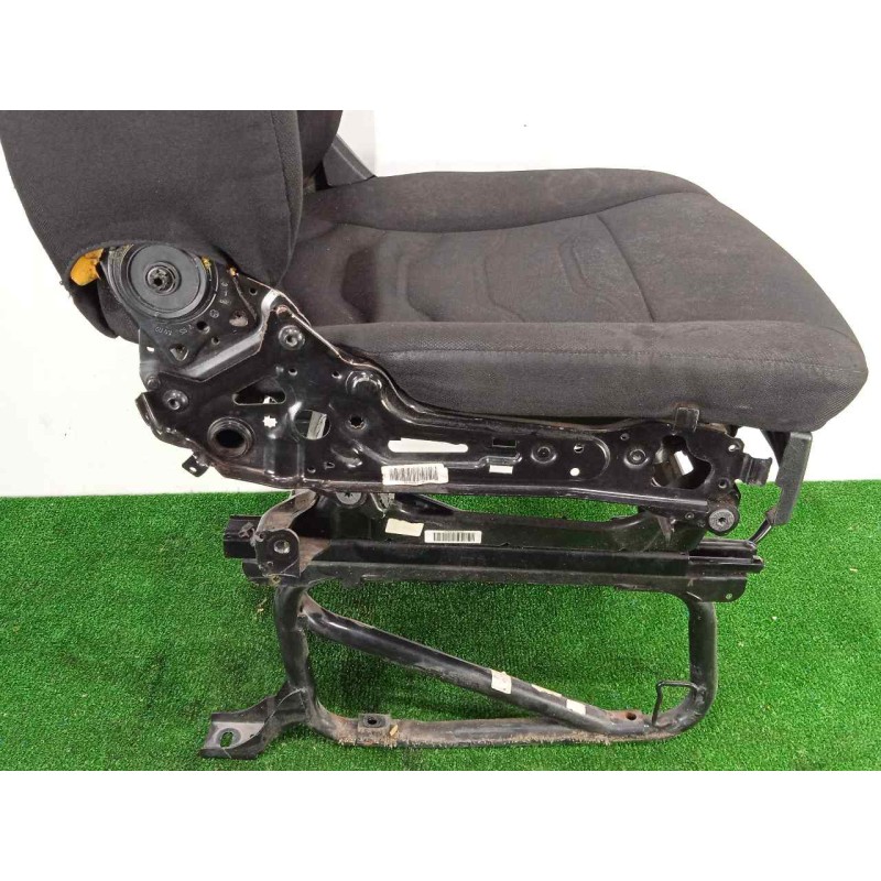 Recambio de asiento delantero izquierdo para iveco daily furgón 2.3 diesel cat referencia OEM IAM SINREFERENCIA TELA 14-19