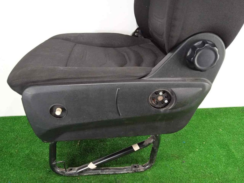 Recambio de asiento delantero izquierdo para iveco daily furgón 2.3 diesel cat referencia OEM IAM SINREFERENCIA TELA 14-19