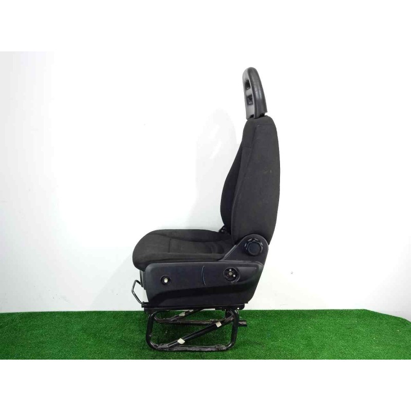 Recambio de asiento delantero izquierdo para iveco daily furgón 2.3 diesel cat referencia OEM IAM SINREFERENCIA TELA 14-19