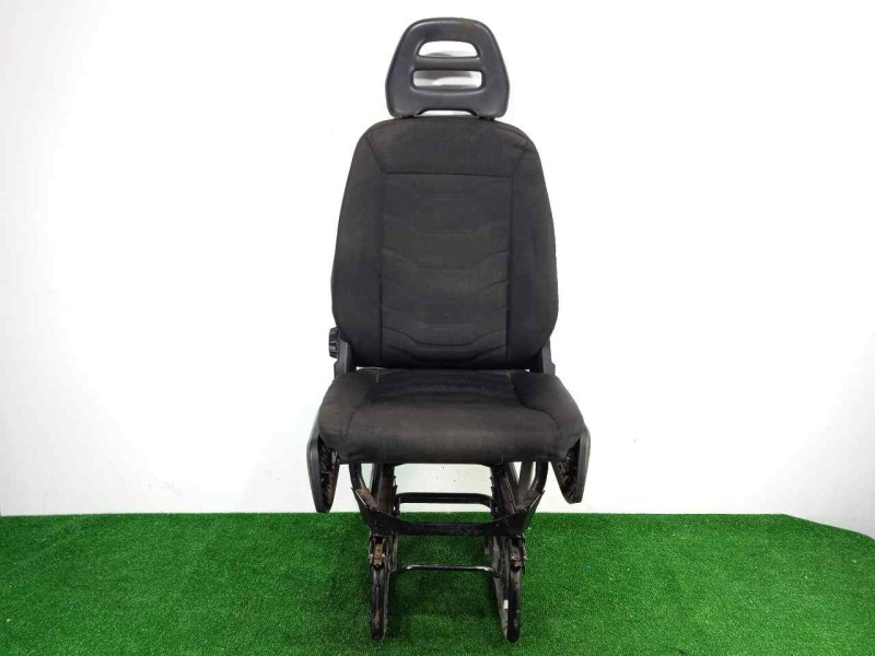 Recambio de asiento delantero derecho para iveco daily furgón 2.3 diesel cat referencia OEM IAM SINREFERENCIA TELA 14-19