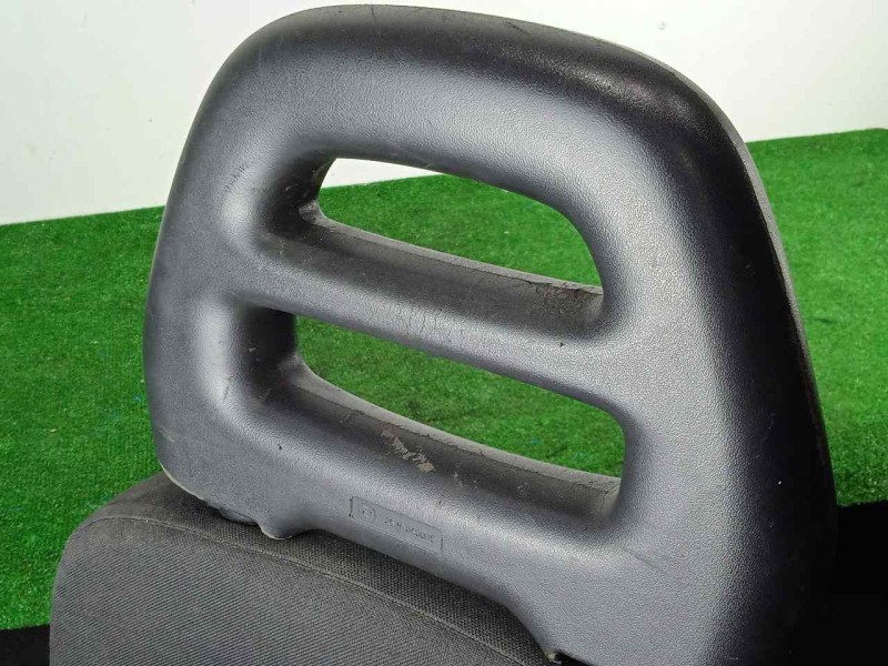Recambio de asiento delantero derecho para iveco daily furgón 2.3 diesel cat referencia OEM IAM SINREFERENCIA TELA 14-19
