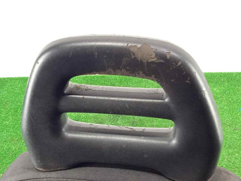 Recambio de asiento delantero derecho para iveco daily furgón 2.3 diesel cat referencia OEM IAM SINREFERENCIA TELA 14-19