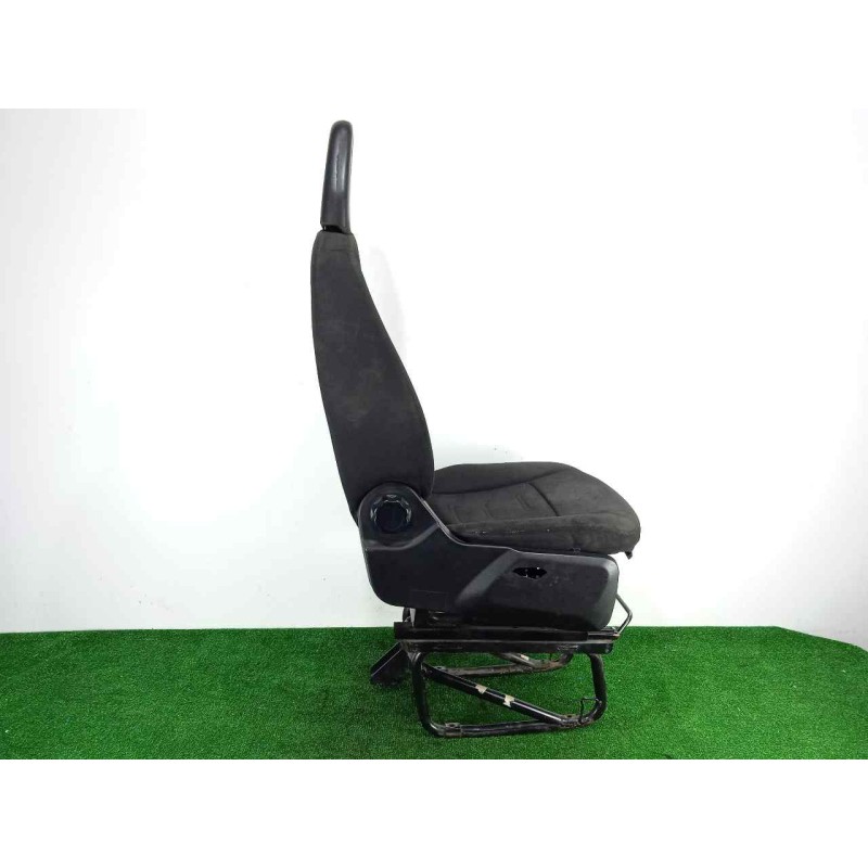 Recambio de asiento delantero derecho para iveco daily furgón 2.3 diesel cat referencia OEM IAM SINREFERENCIA TELA 14-19