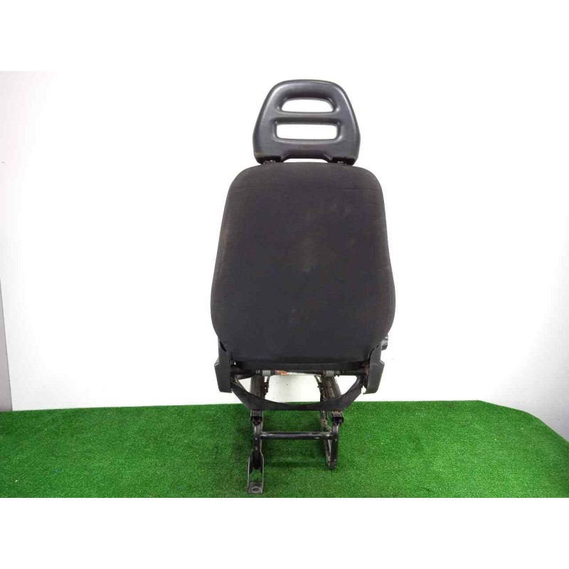 Recambio de asiento delantero derecho para iveco daily furgón 2.3 diesel cat referencia OEM IAM SINREFERENCIA TELA 14-19