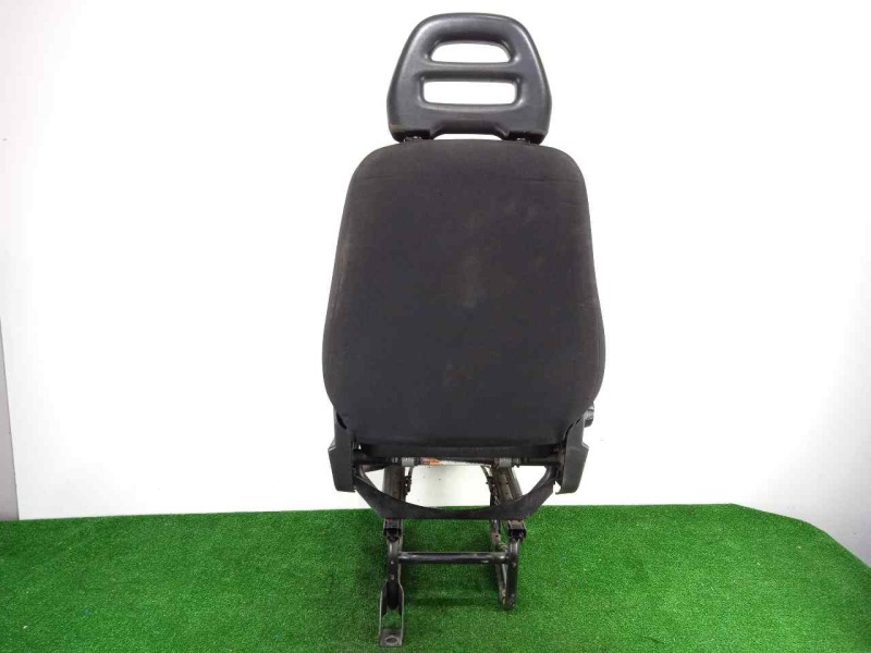 Recambio de asiento delantero derecho para iveco daily furgón 2.3 diesel cat referencia OEM IAM SINREFERENCIA TELA 14-19