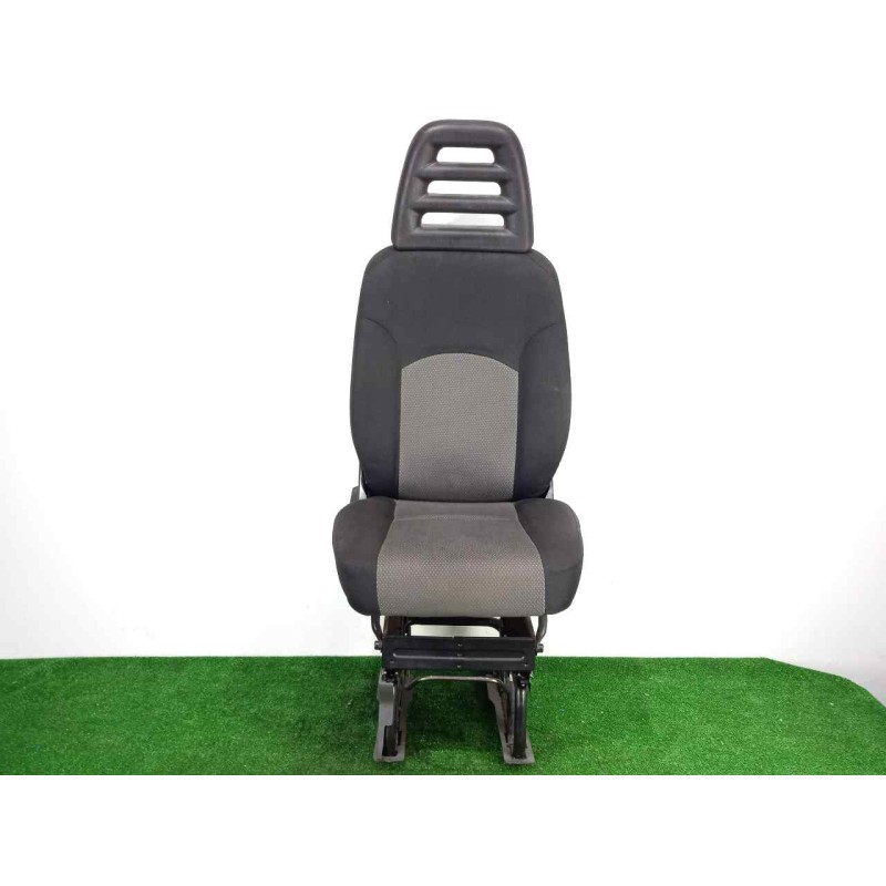 Recambio de asiento delantero derecho para iveco daily furgón 2.3 diesel referencia OEM IAM SINREFERENCIA  14-19