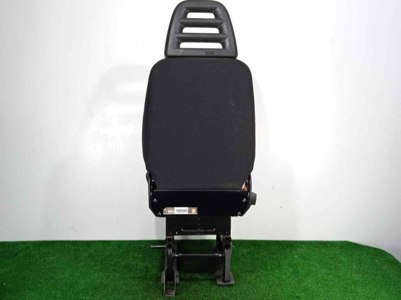 Recambio de asiento delantero derecho para iveco daily furgón 2.3 diesel referencia OEM IAM SINREFERENCIA  14-19