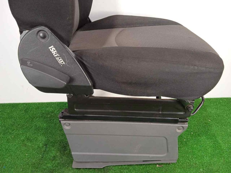 Recambio de asiento delantero derecho para iveco daily furgón 2.3 diesel referencia OEM IAM SINREFERENCIA  14-19