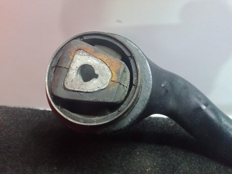 Recambio de brazo suspension inferior delantero izquierdo para bmw x5 (e70) 3.0 turbodiesel cat referencia OEM IAM REFERENCIABOR