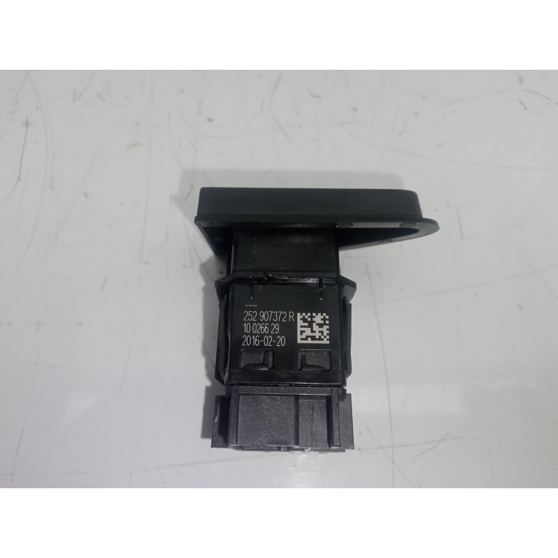 Recambio de warning para renault clio iv 1.2 16v referencia OEM IAM 252907372R 5.PINES 