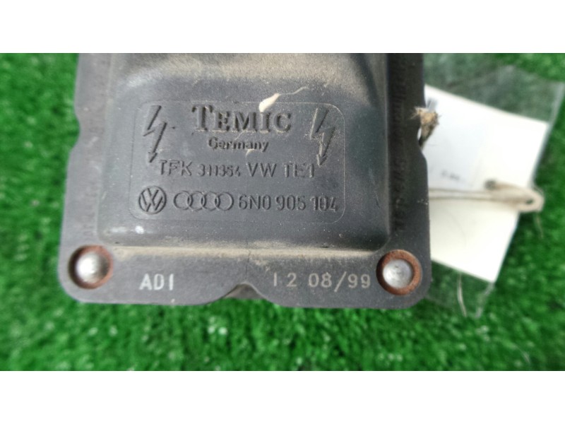 Recambio de bobina encendido para volkswagen polo berlina (6n1) 1.4 referencia OEM IAM 6N0905104 3.PINES 1.CONEXION