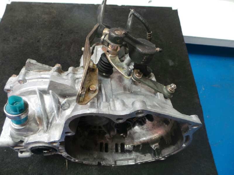 Recambio de caja cambios para hyundai coupe (j2) 1.6 16v cat referencia OEM IAM NOTIENEREFERENCIA 5 VELOCIDADES MANUAL