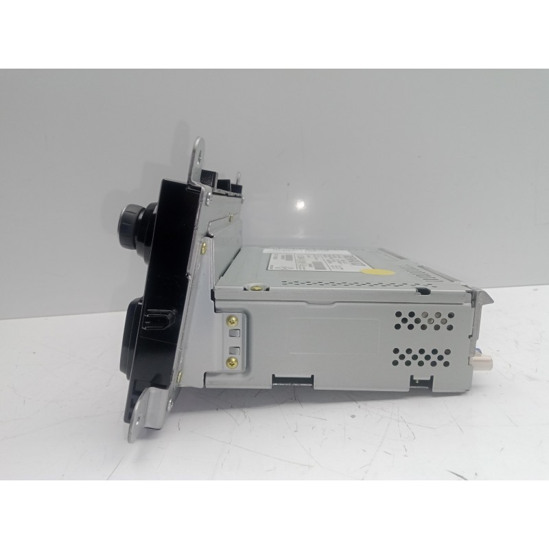 Recambio de sistema audio / radio cd para renault clio iv 1.2 16v referencia OEM IAM 281155564R  