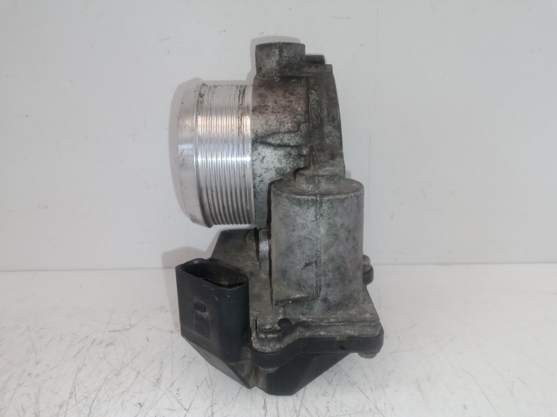 Recambio de caja mariposa para volkswagen crafter caja cerrada 2.5 tdi dpf referencia OEM IAM 076128063A  