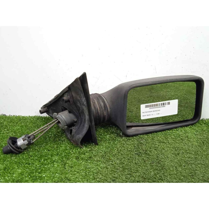 Recambio de retrovisor derecho para seat ibiza 1.5 referencia OEM IAM SINREFERENCIA 83-91 - MANUAL NEGRO