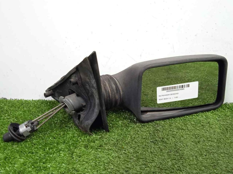 Recambio de retrovisor derecho para seat ibiza 1.5 referencia OEM IAM SINREFERENCIA 83-91 - MANUAL NEGRO