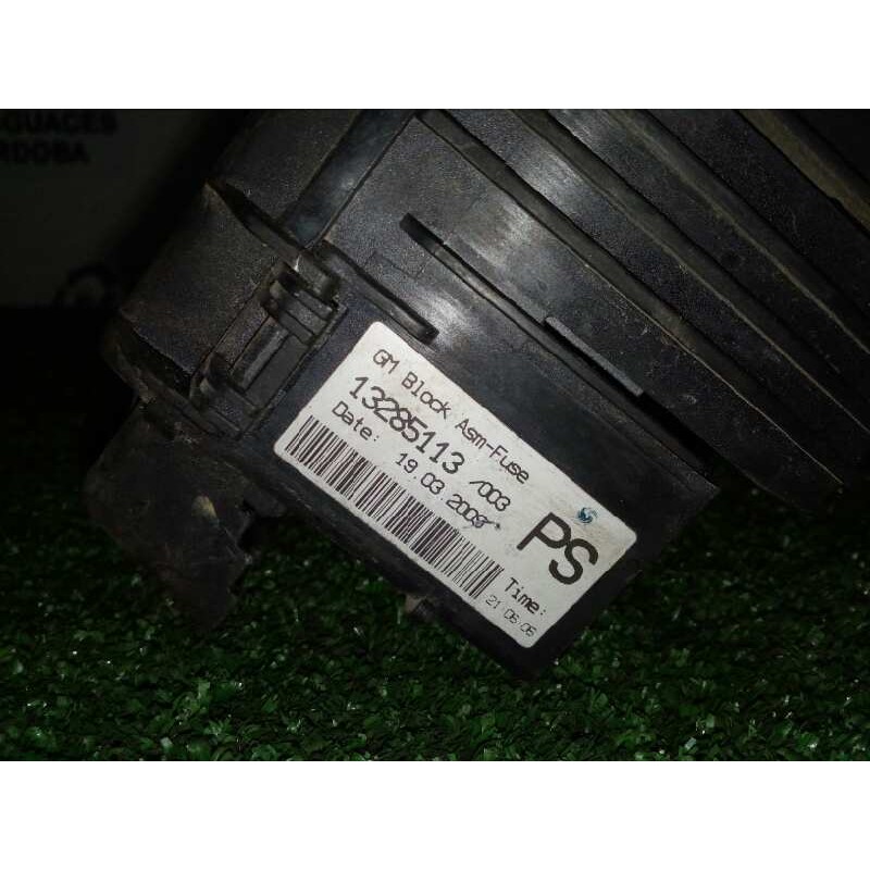Recambio de caja reles / fusibles para opel insignia berlina 2.0 cdti referencia OEM IAM 13285113-401154265  