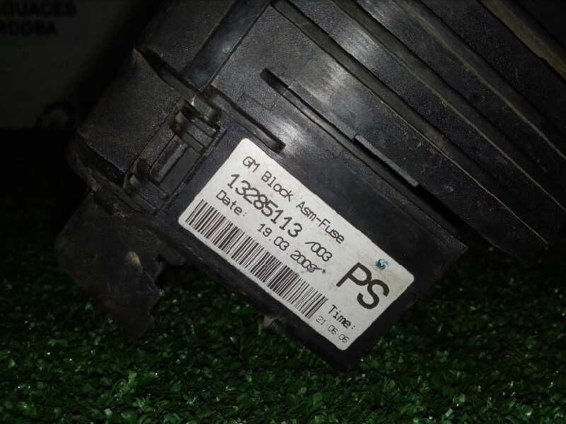 Recambio de caja reles / fusibles para opel insignia berlina 2.0 cdti referencia OEM IAM 13285113-401154265  