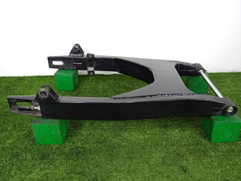 Recambio de basculante para hyosung st 700i referencia OEM IAM 61100HP9503120-64711HP9500  