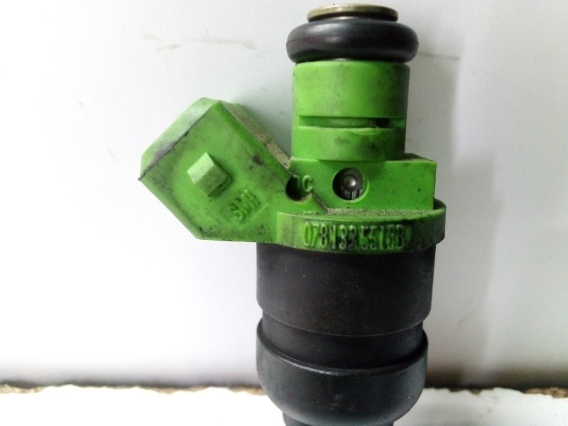 Recambio de inyector para audi a6 berlina (4b2) 2.4 v6 30v referencia OEM IAM 078133551BB  