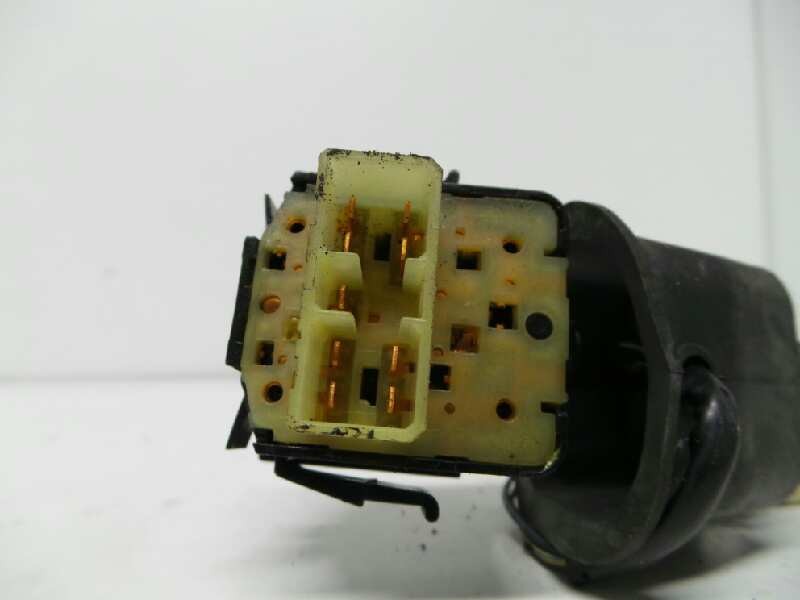 Recambio de mando limpia para daewoo nubira berlina 1.8 cat referencia OEM IAM 96552852DH-52133D1000-DH  