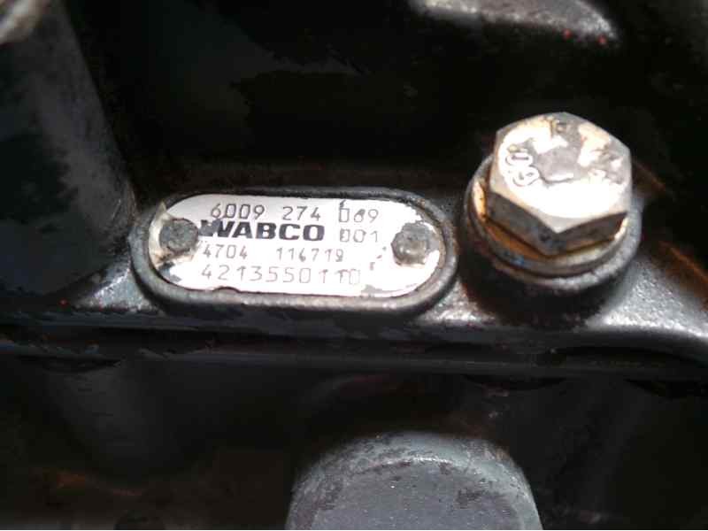 Recambio de caja cambios para renault ( truck ) 420.18t 4x2 11116 c.c dci referencia OEM IAM 12AS2301IT-1327040068-5010545885 SE