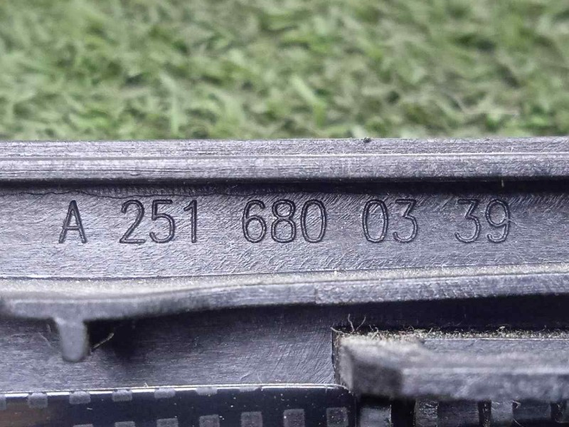 Recambio de moldura para mercedes-benz clase r (w251) 3.0 cdi cat referencia OEM IAM A2516800339 MOLDURA CLIMATIZADOR 