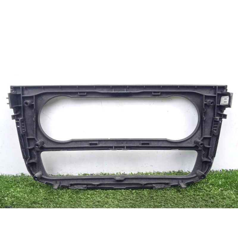 Recambio de moldura para mercedes-benz clase r (w251) 3.0 cdi cat referencia OEM IAM A2516800339 MOLDURA CLIMATIZADOR 