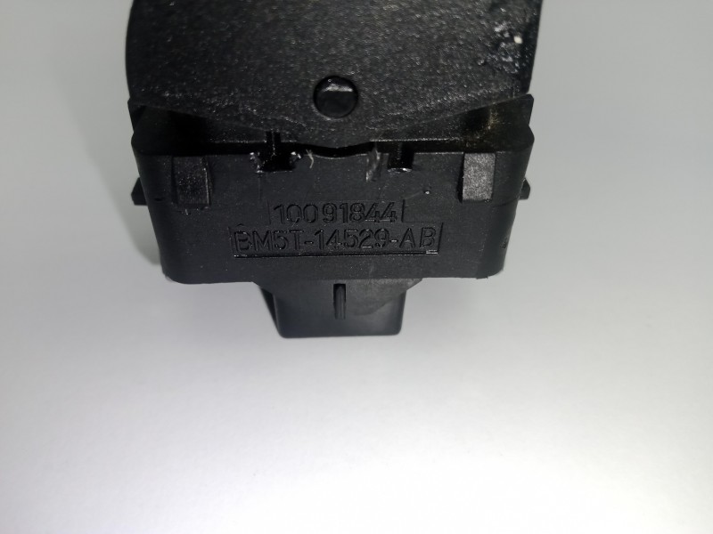 Recambio de mando elevalunas trasero derecho para ford focus lim. (cb8) 1.6 tdci cat referencia OEM IAM BM5T14529AB 4.PINES 
