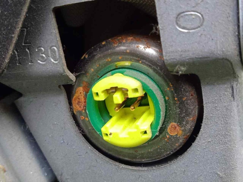 Recambio de airbag delantero izquierdo rodilla para toyota auris 1.4 turbodiesel cat referencia OEM IAM 7390002050-0589P1000297 