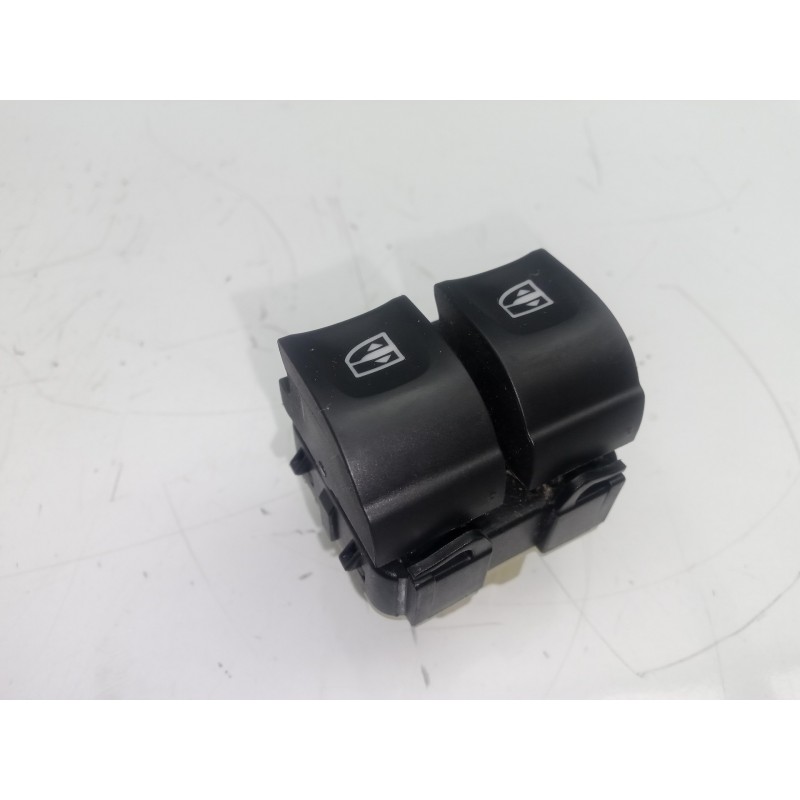 Recambio de mando elevalunas delantero izquierdo para renault clio iv 1.2 16v referencia OEM IAM 254118044R 2.BOTONES 