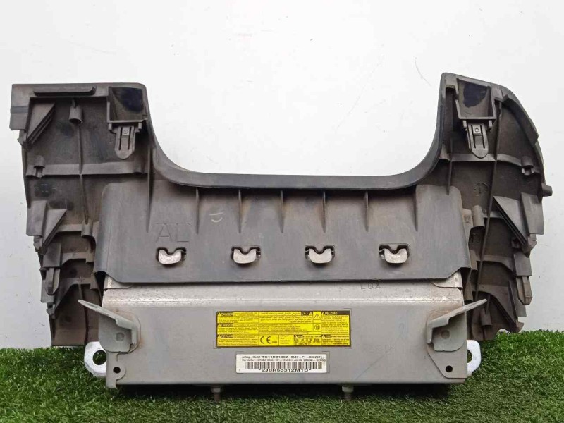 Recambio de airbag delantero izquierdo rodilla para toyota auris 1.4 turbodiesel cat referencia OEM IAM 7390002050-0589P1000297 