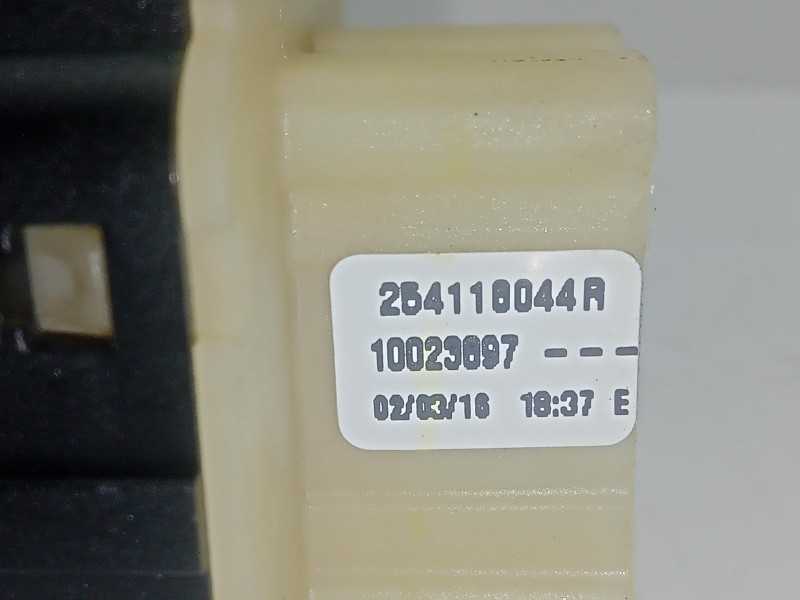 Recambio de mando elevalunas delantero izquierdo para renault clio iv 1.2 16v referencia OEM IAM 254118044R 2.BOTONES 