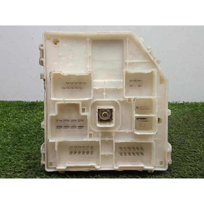Recambio de caja reles / fusibles para toyota rav 4 (a2) 1.8 16v cat referencia OEM IAM 8272142020  