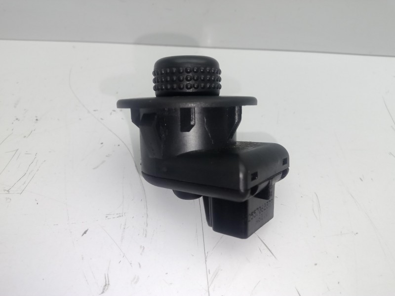 Recambio de mando retrovisor para renault clio iv 1.2 16v referencia OEM IAM 255706283R  
