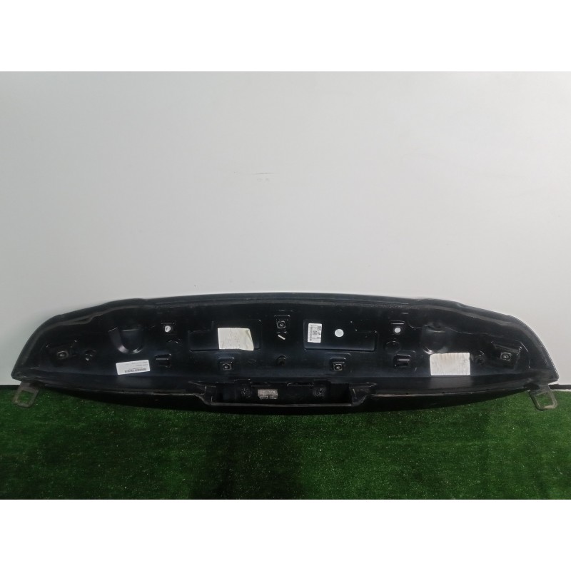 Recambio de aleron trasero para renault clio iv 1.2 16v referencia OEM IAM 960306579R  