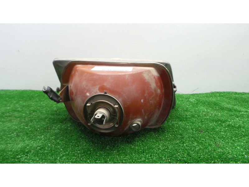 Recambio de faro izquierdo para peugeot 205 berlina 1.8 diesel cat referencia OEM IAM  H4 