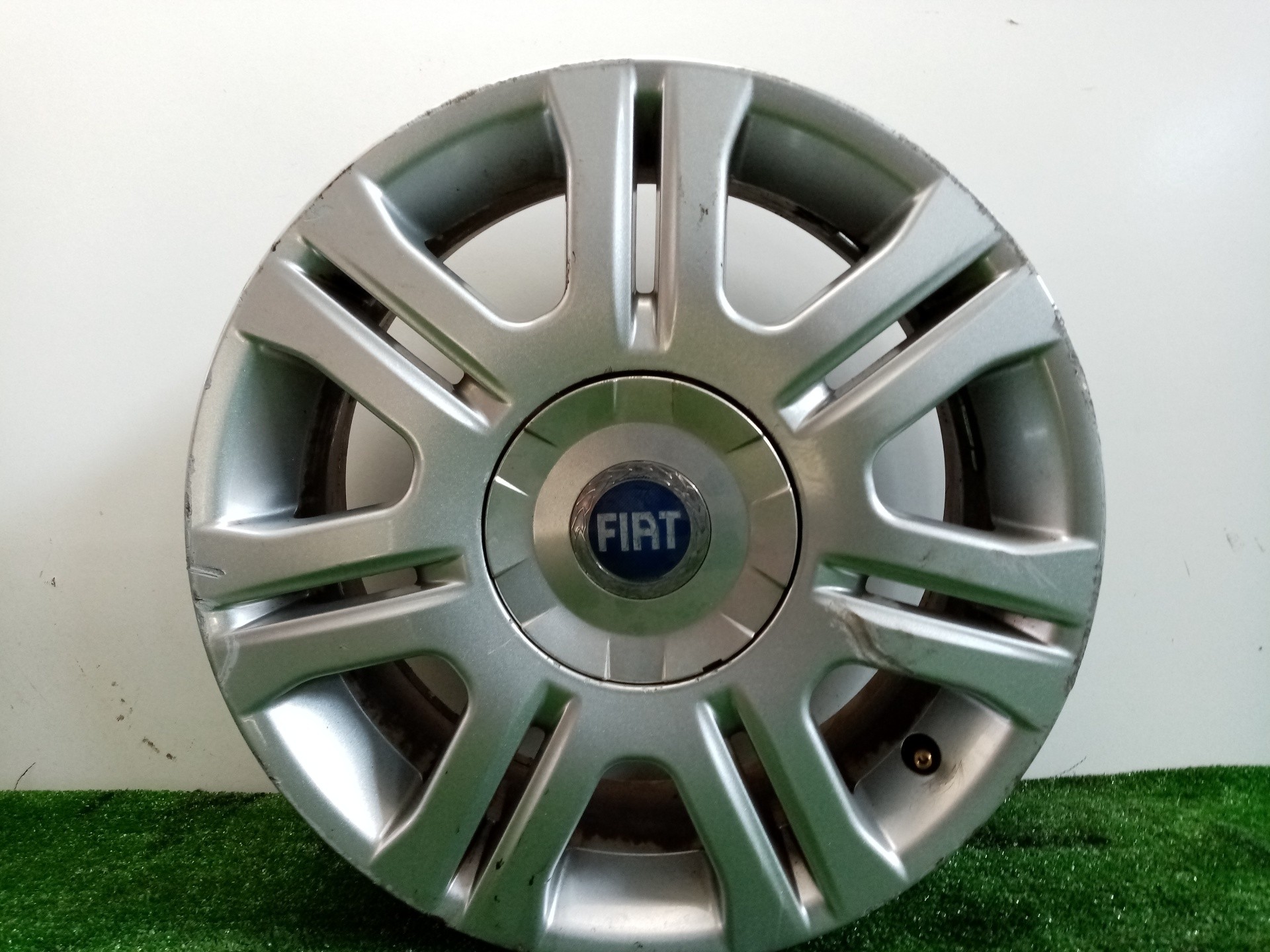 46847691 LLANTA / LLANTA - LLANTAS / 15´´PULGADAS / 575797 PARA FIAT IDEA 135 - Imagen 1 de 8