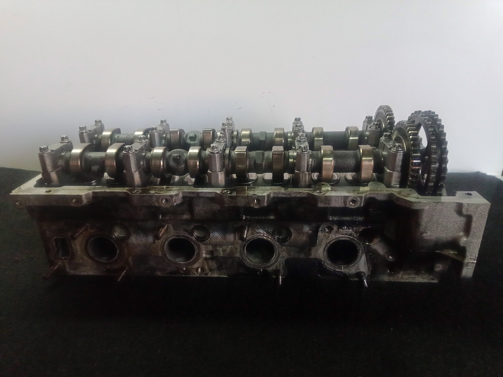R6110162001 ENGINE CYLINDER HEAD / 576584 FOR MERCEDES-BENZ CLASS C W203 BE - Picture 1 of 10