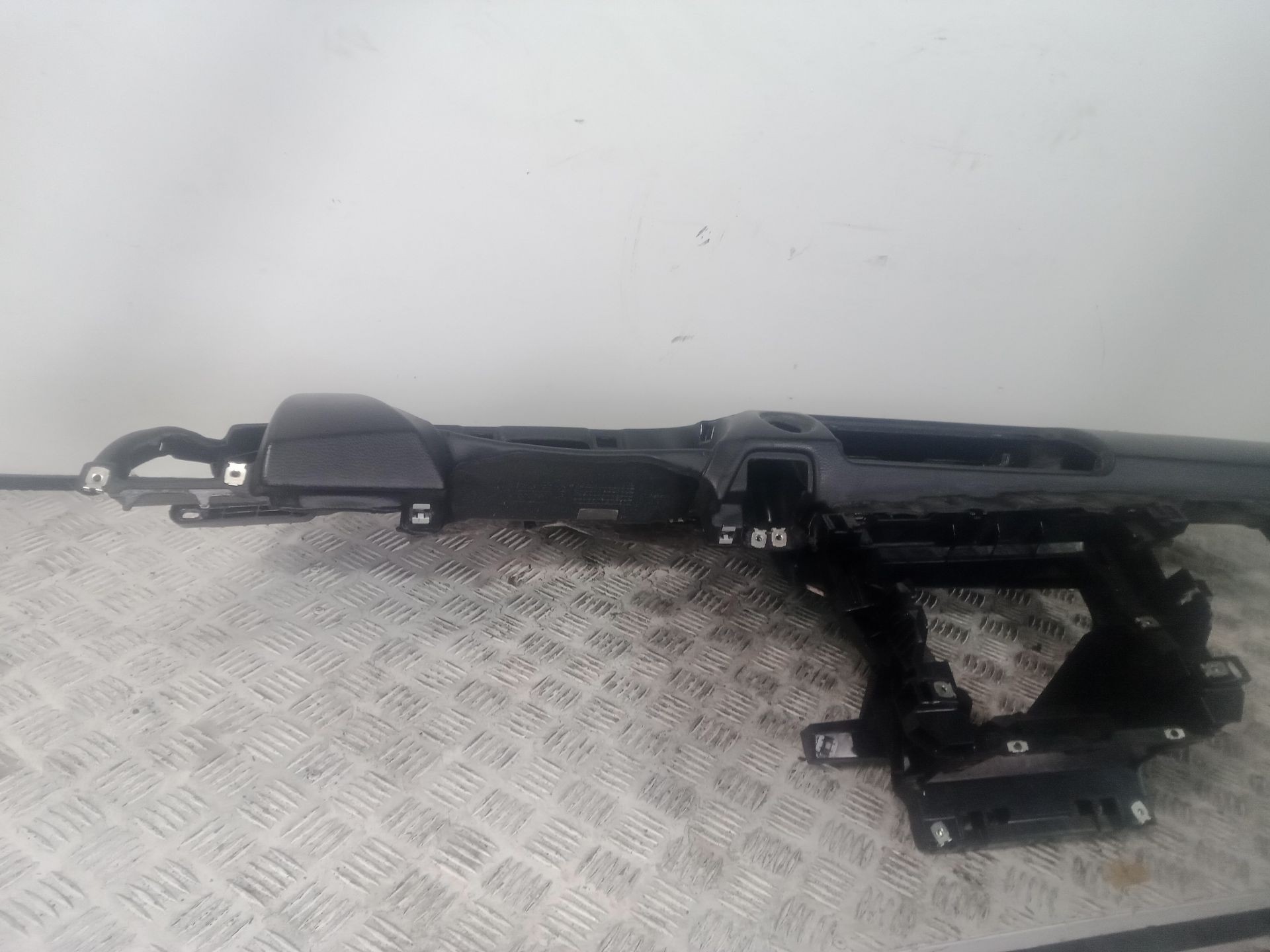 9279112 2024 - VM86074 - 0000631790 INSTRUMENTENTAFEL / FAURECIA / NEGRO / 717357 FÜR