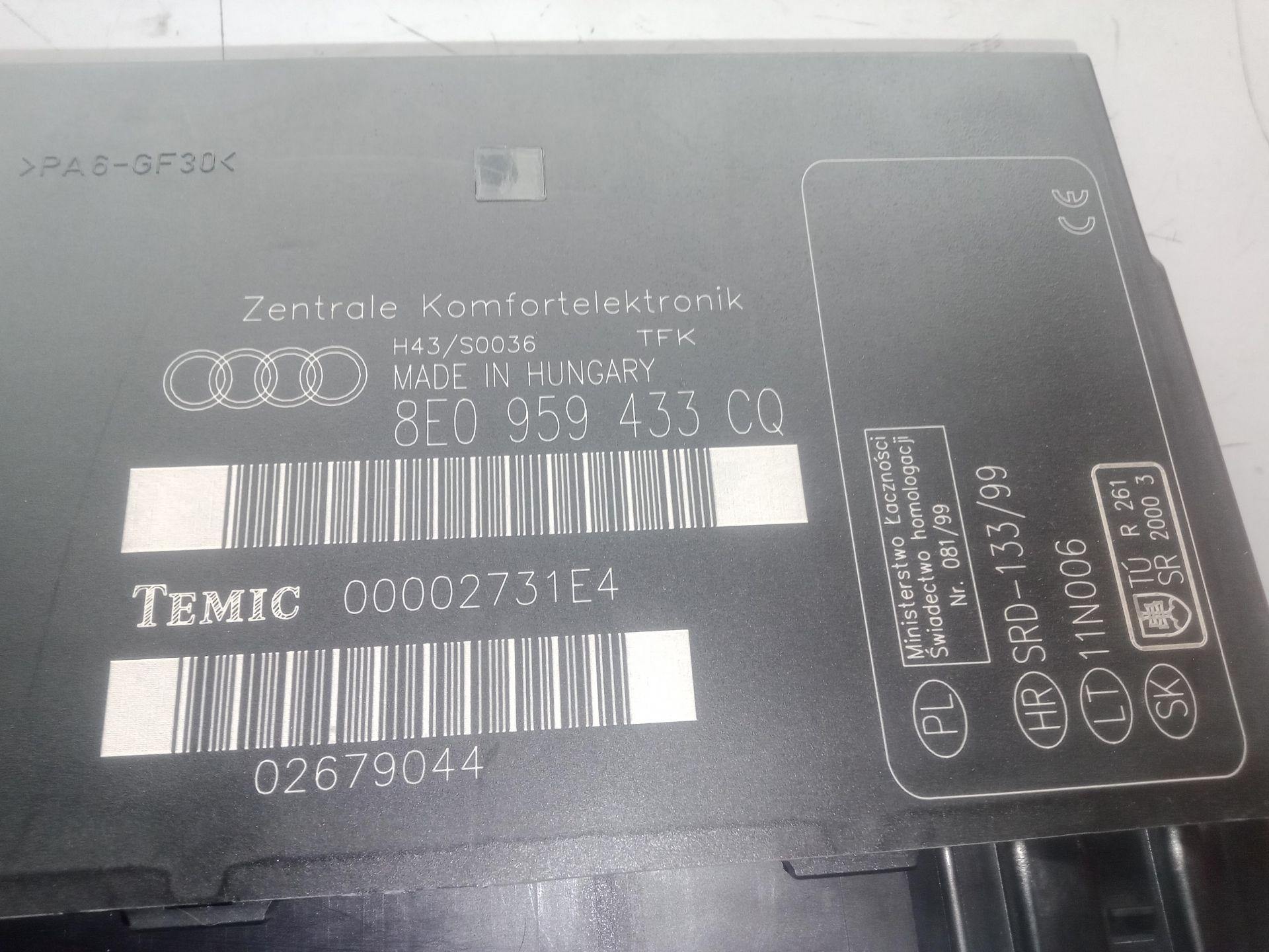 8E0959433CQ - 00002731E4 MODULE CONFORT / soldes TEMIC / 724472 POUR SEAT EXEO 3R2 2.