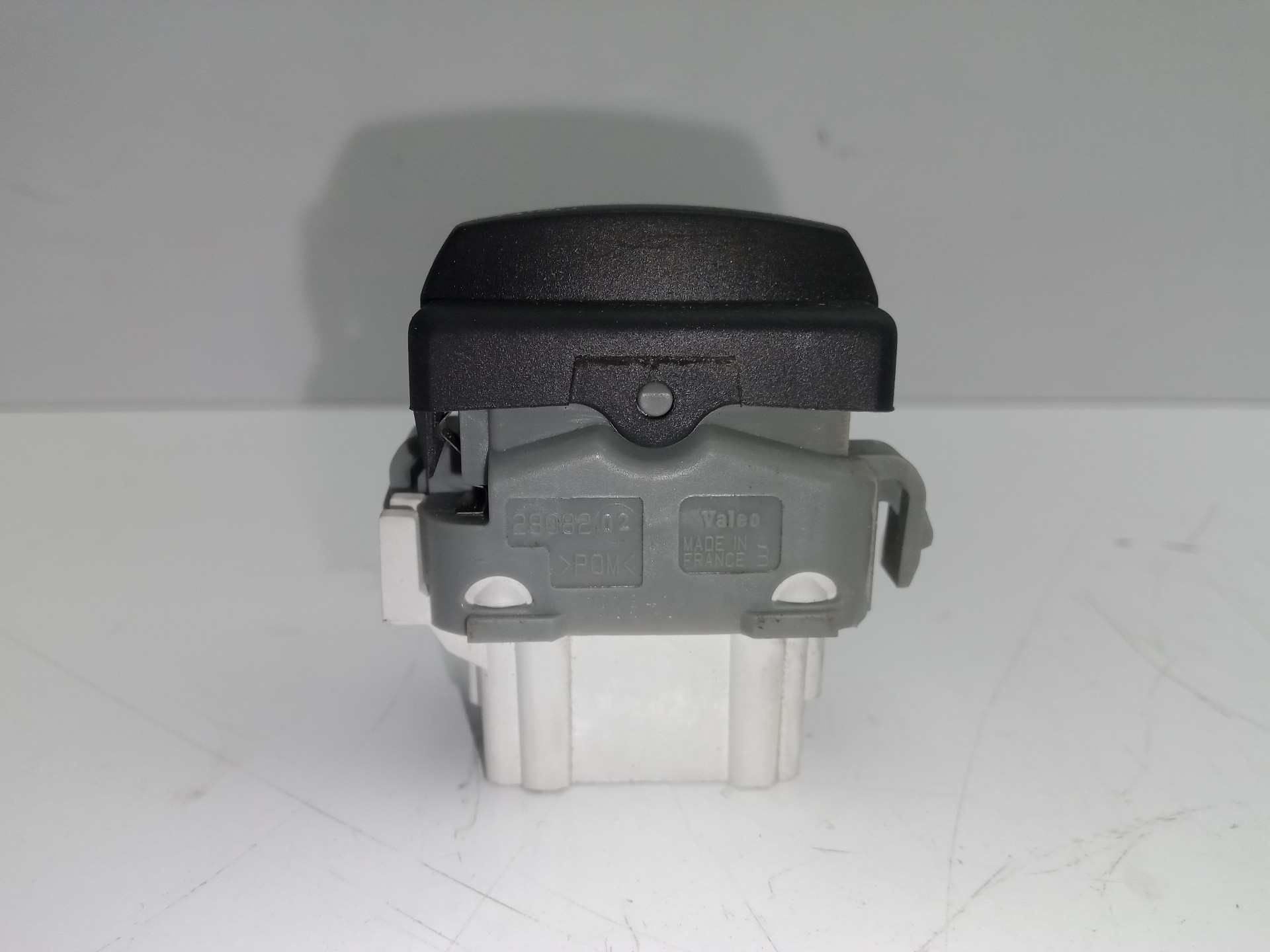 8200379685 - 7700841235 BOUTON INTERRUPTEUR / 669195 POUR RENAULT CLIO ...
