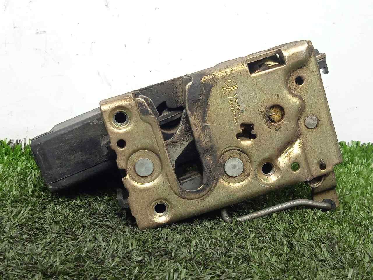 SERRURE DE PORTE AVANT DROITE / 3.PUERTAS / 586347 POUR CITROËN ZX
