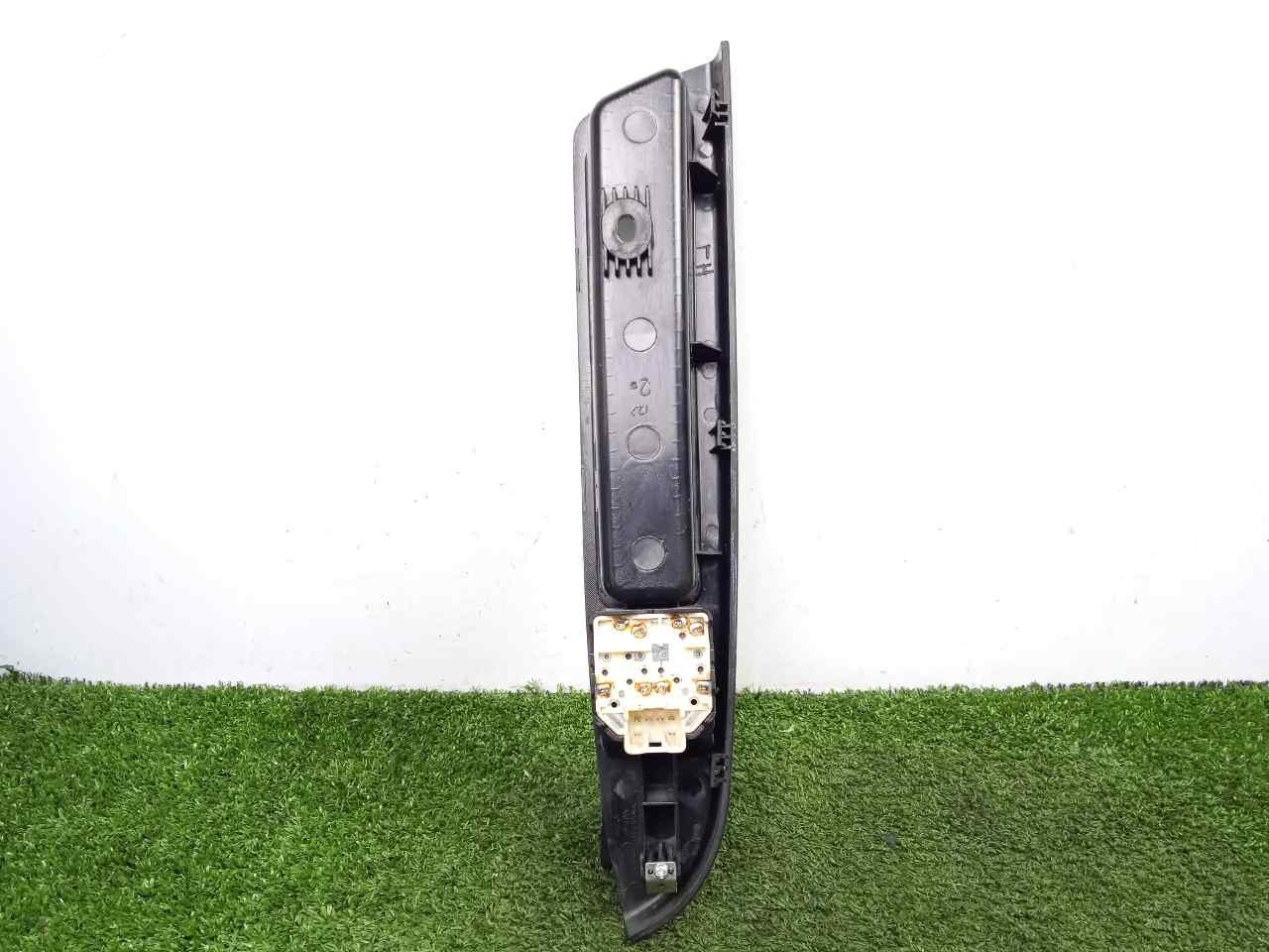 Foto 2 di 9