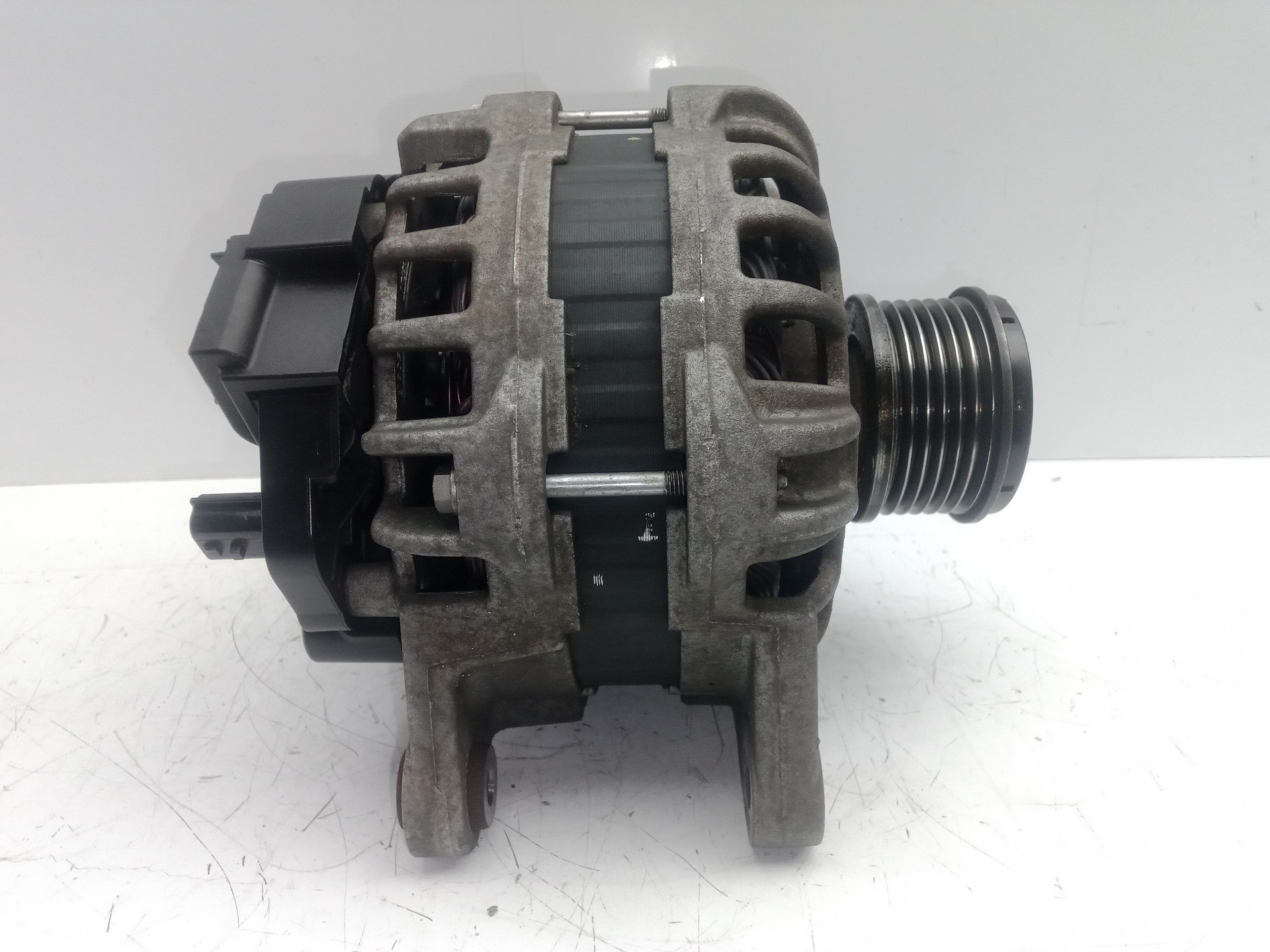 Alternateur Renault CLIO III 1.5 DCi - 120AH 12V BOSCH - Réf 0124425071 8200660033 - Occasion
