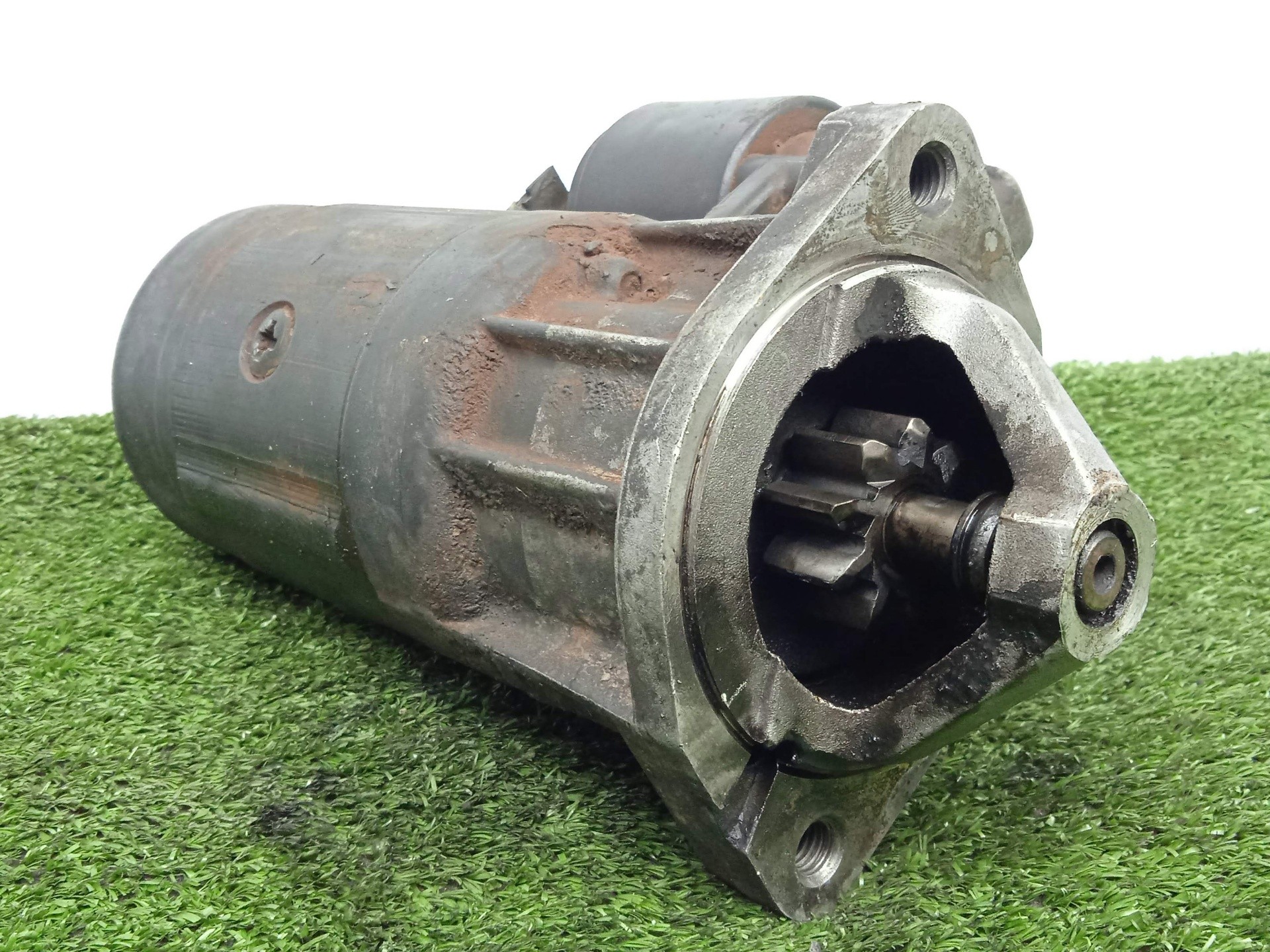 9000331424 STARTER MOTOR / BOSCH / 9.DIENTES / 632622 FOR NISSAN