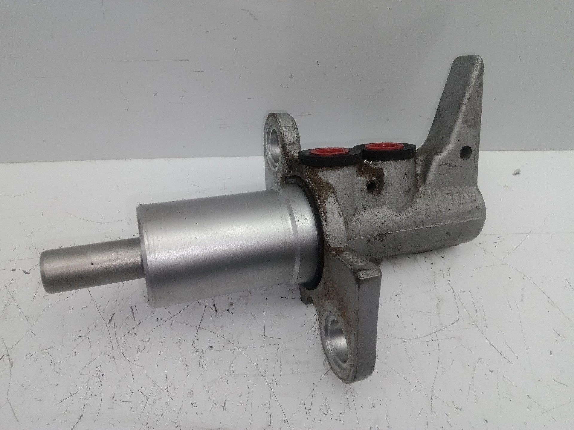 BREMSPUMPE HAUPTBREMSZYLINDER / TRW / 685526 FÜR AUDI A4 BER. B8 1.8 16V TFSI - Picture 1 of 10