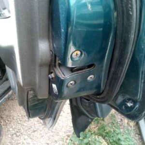 cerradura_puerta_trasera_derecha_nissan_terrano_terrano_ii_r20_2_7_turbodiesel